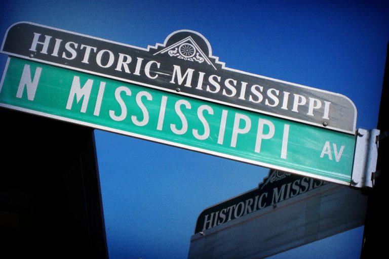 Mississippi-Avenue-Street-Sign-4